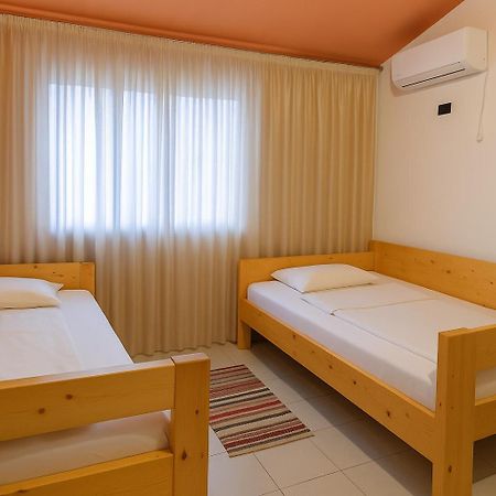 Cozy Big Apartment With Balcony ติรานา ภายนอก รูปภาพ
