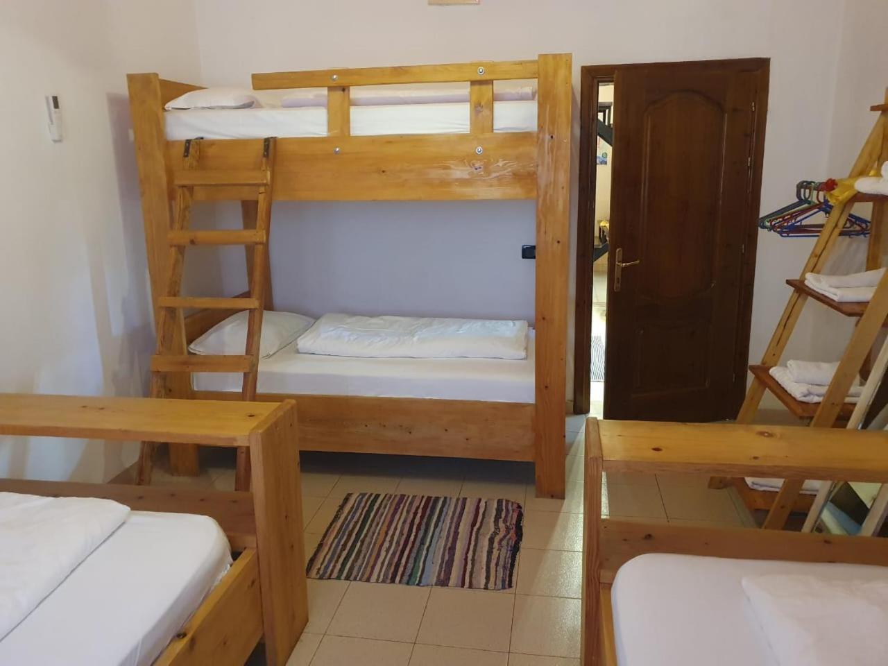 Cozy Big Apartment With Balcony ติรานา ภายนอก รูปภาพ