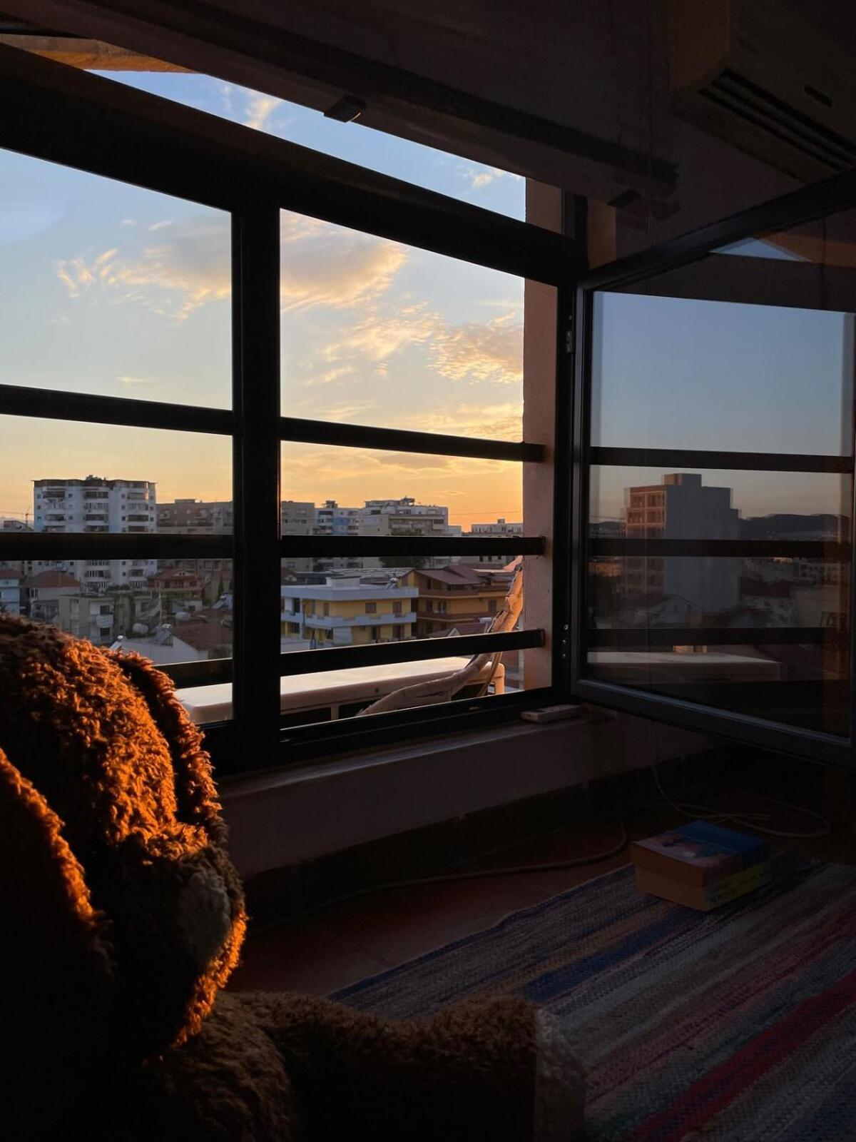 Cozy Big Apartment With Balcony ติรานา ภายนอก รูปภาพ