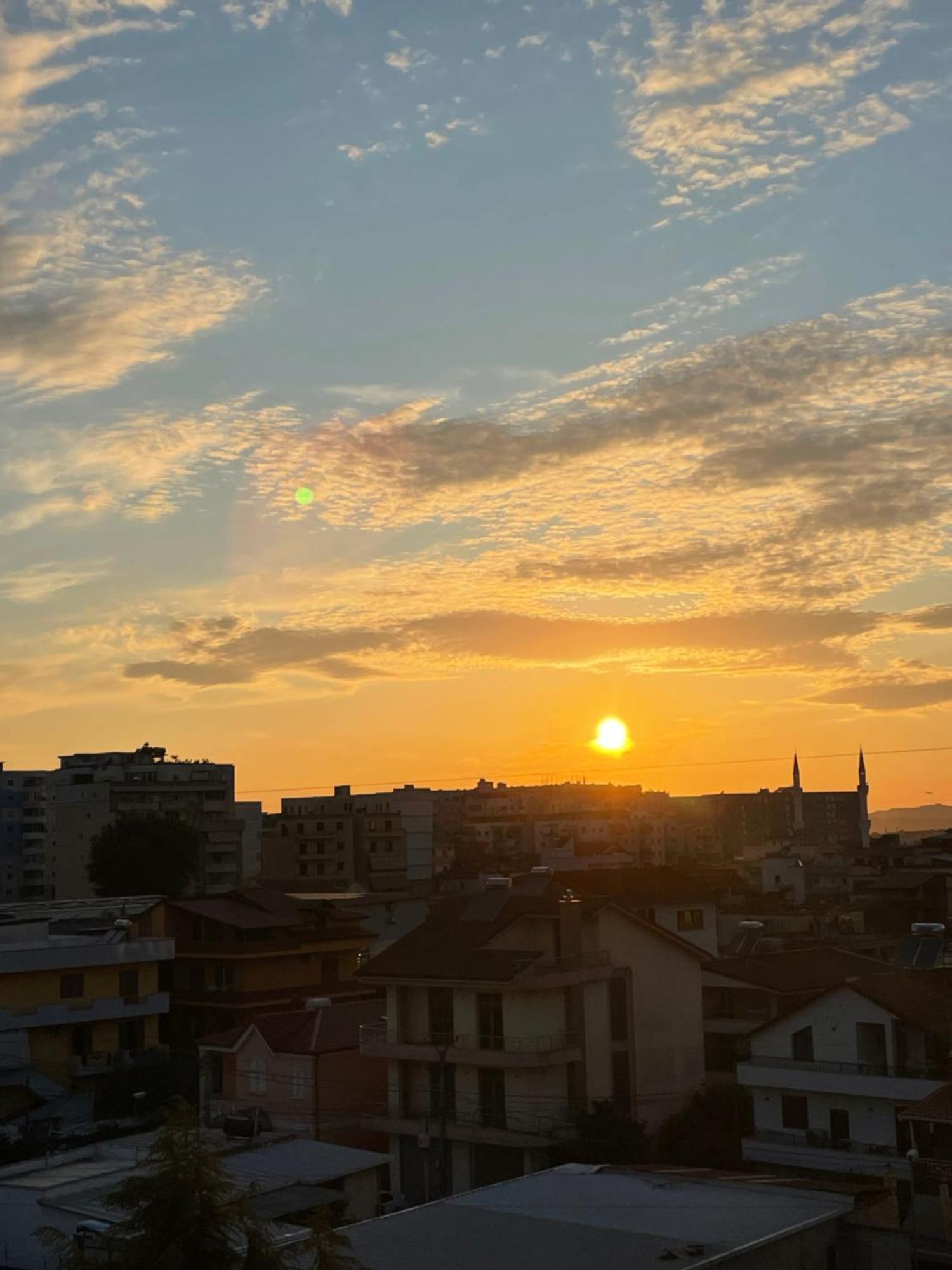 Cozy Big Apartment With Balcony ติรานา ภายนอก รูปภาพ